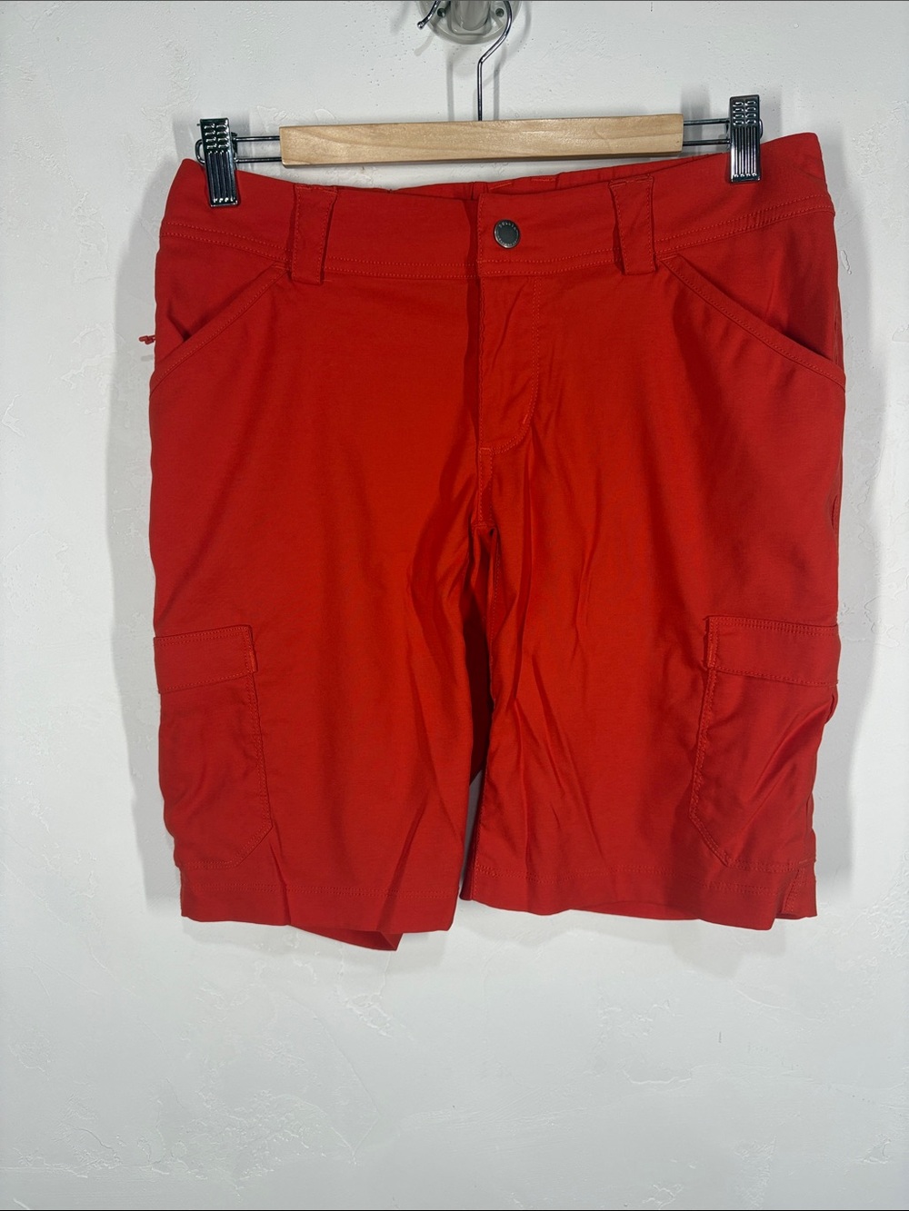 Duluth Trading Company Orange Cargo Shorts size 4